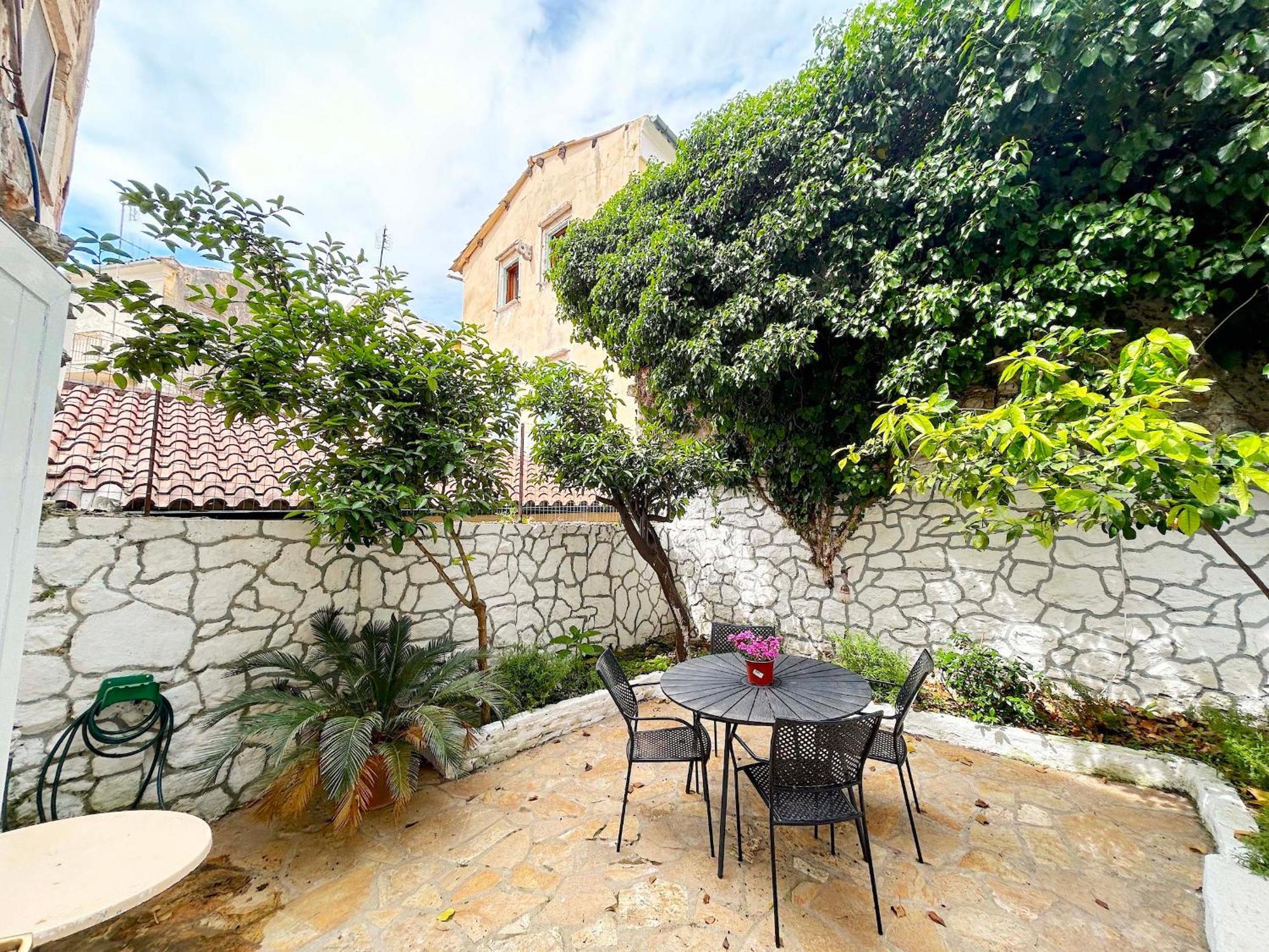 Traditional House With Ivy Garden Corfu  ภายนอก รูปภาพ